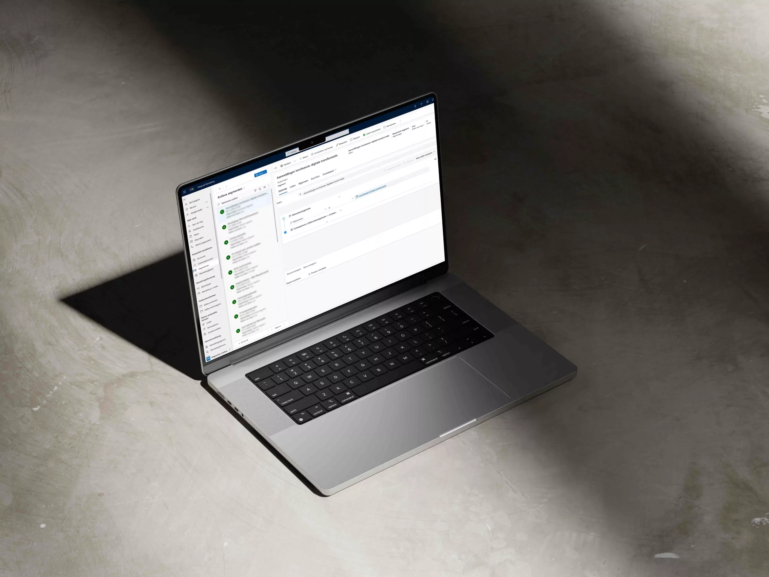 Overzicht van klantgegevens in een CRM-systeem (vergelijkbaar met Dynamics 365), toont de focus op klantrelatiebeheer.