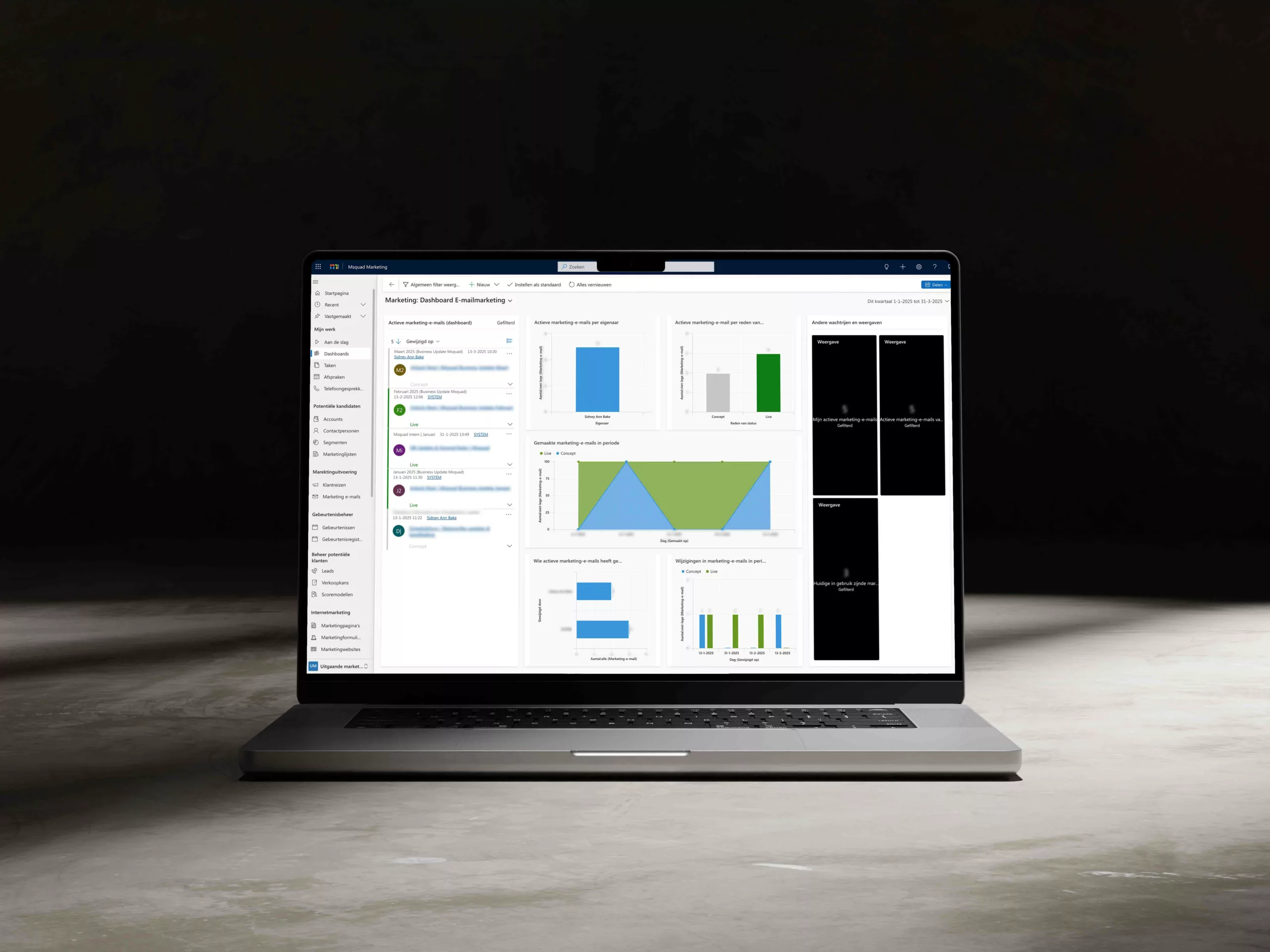 Gedetailleerd Power BI dashboard op laptop dat Dynamics 365 data visualiseert voor betere besluitvorming.